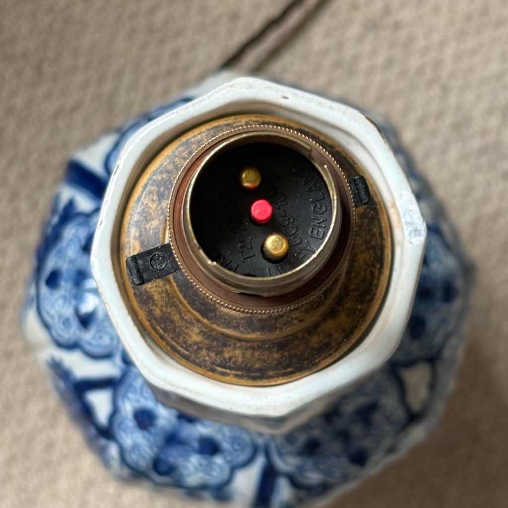 A Pair of 19th Century Delft Blue & White Table Lamps - Detail View - 5