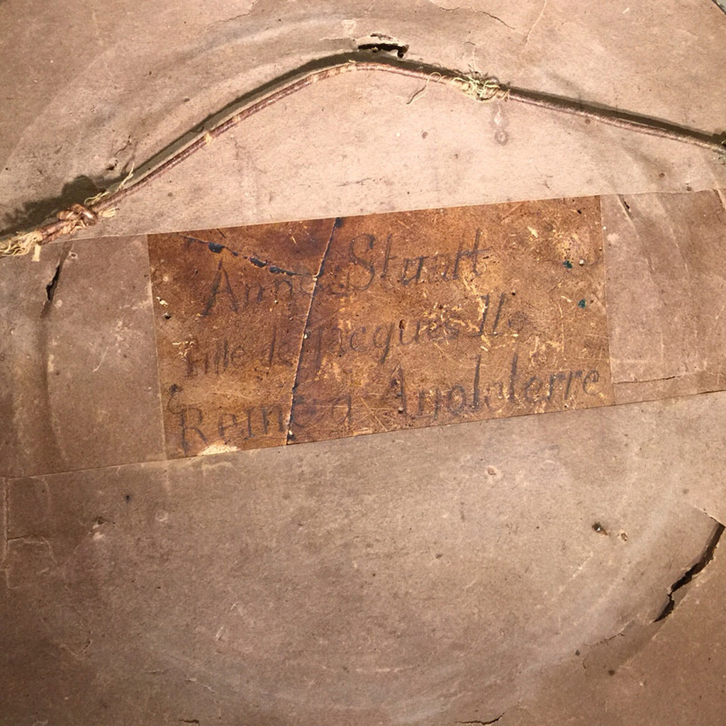 19th Century Plaque with Royal Coat of Arms - Hobson May Collection - 3