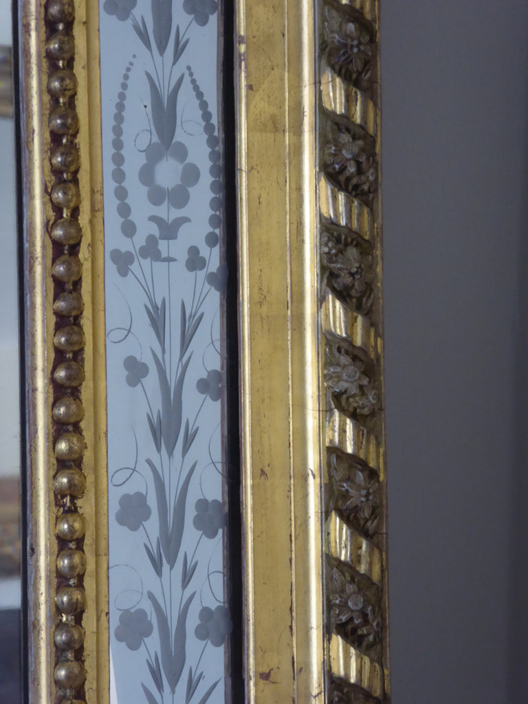 19th Century Giltwood Wall Mirror detail - side view