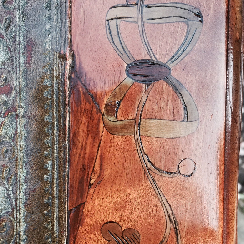 George III Satinwood Library Table - Detail of inlay- 8