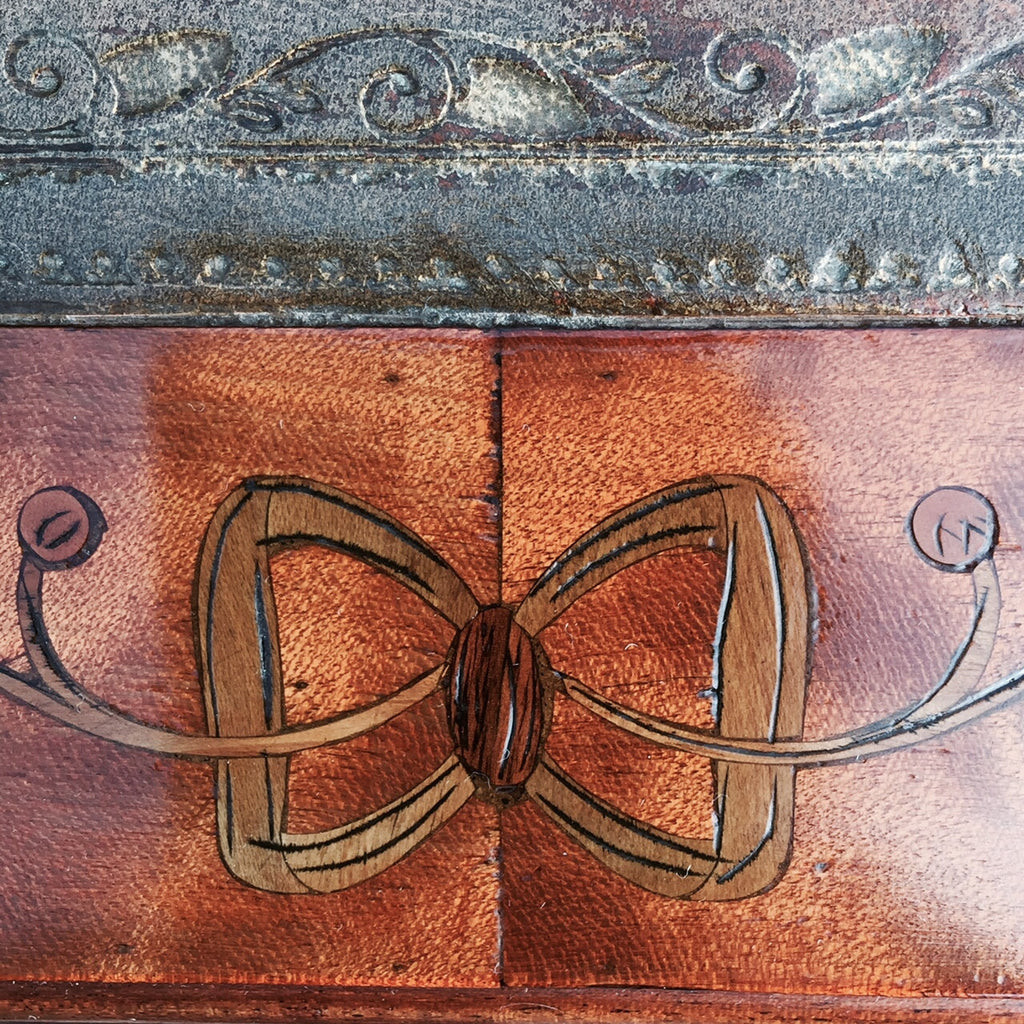 George III Satinwood Library Table - Detail of inlay- 9