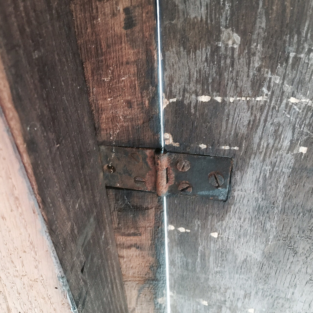 Early 18th Century Oak Gateleg Dining Table -Underside View- 7