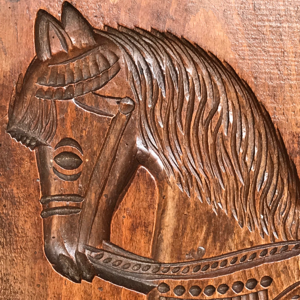 Enormous 19th Century Elm Gingerbread Mold - Detail View - 4