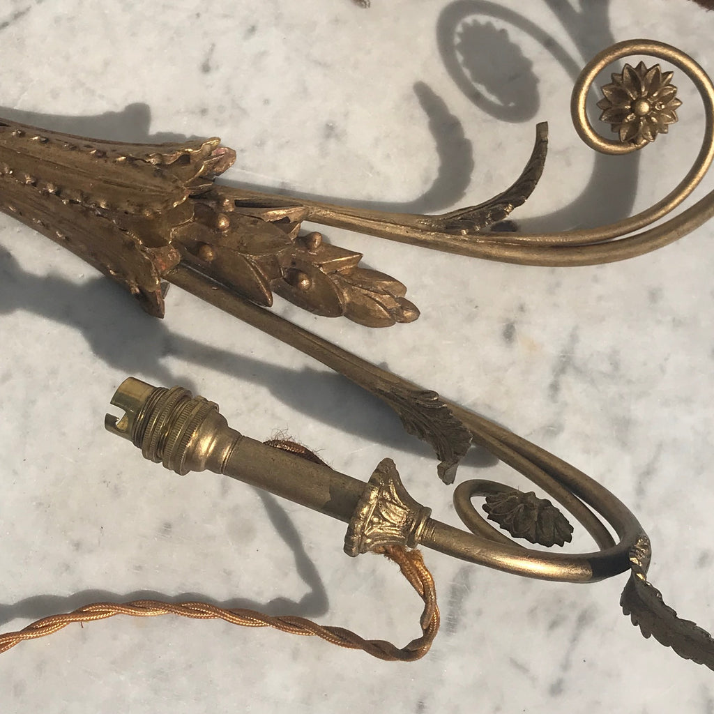 Pair of Early 20th Century Giltwood Wall Sconces - Detail View - 8