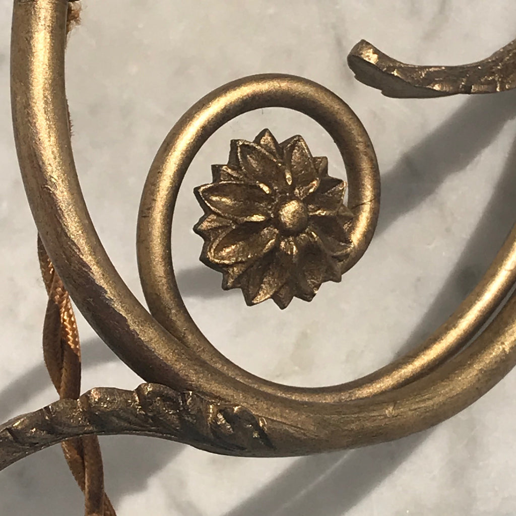 Pair of Early 20th Century Giltwood Wall Sconces - Detail View - 3