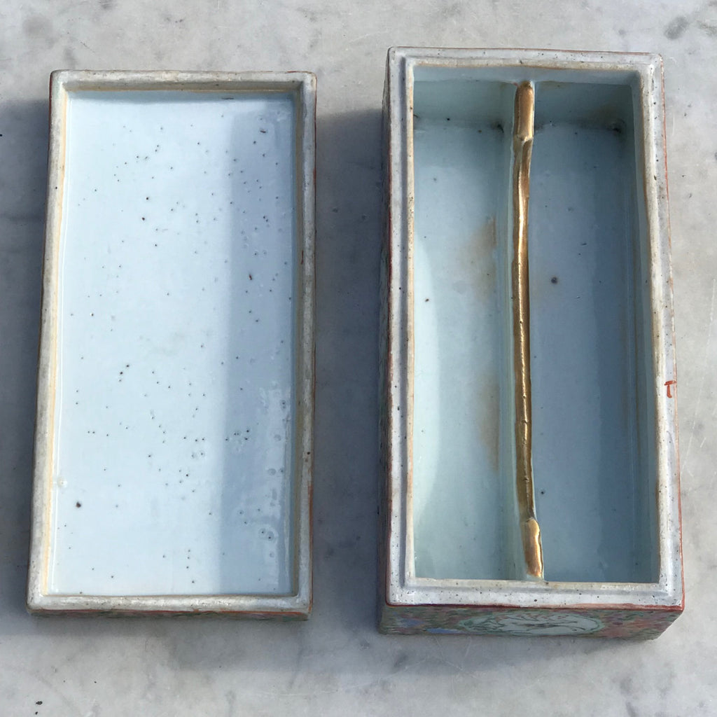 19th Century Chinese Famille Rose Pen Box & Cover - Inside View - 7