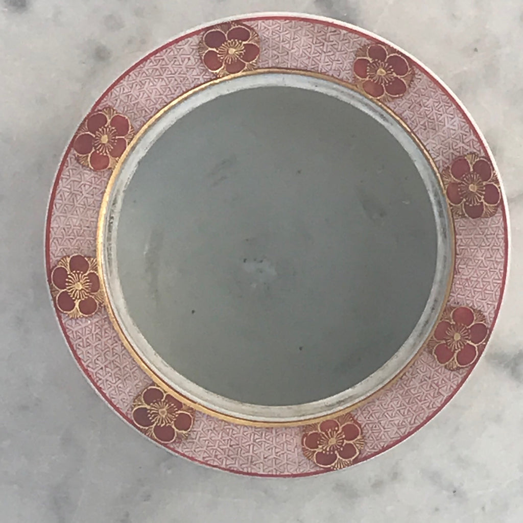 Late 19th Century Japanese Porcelain Censor - Detail View - 6