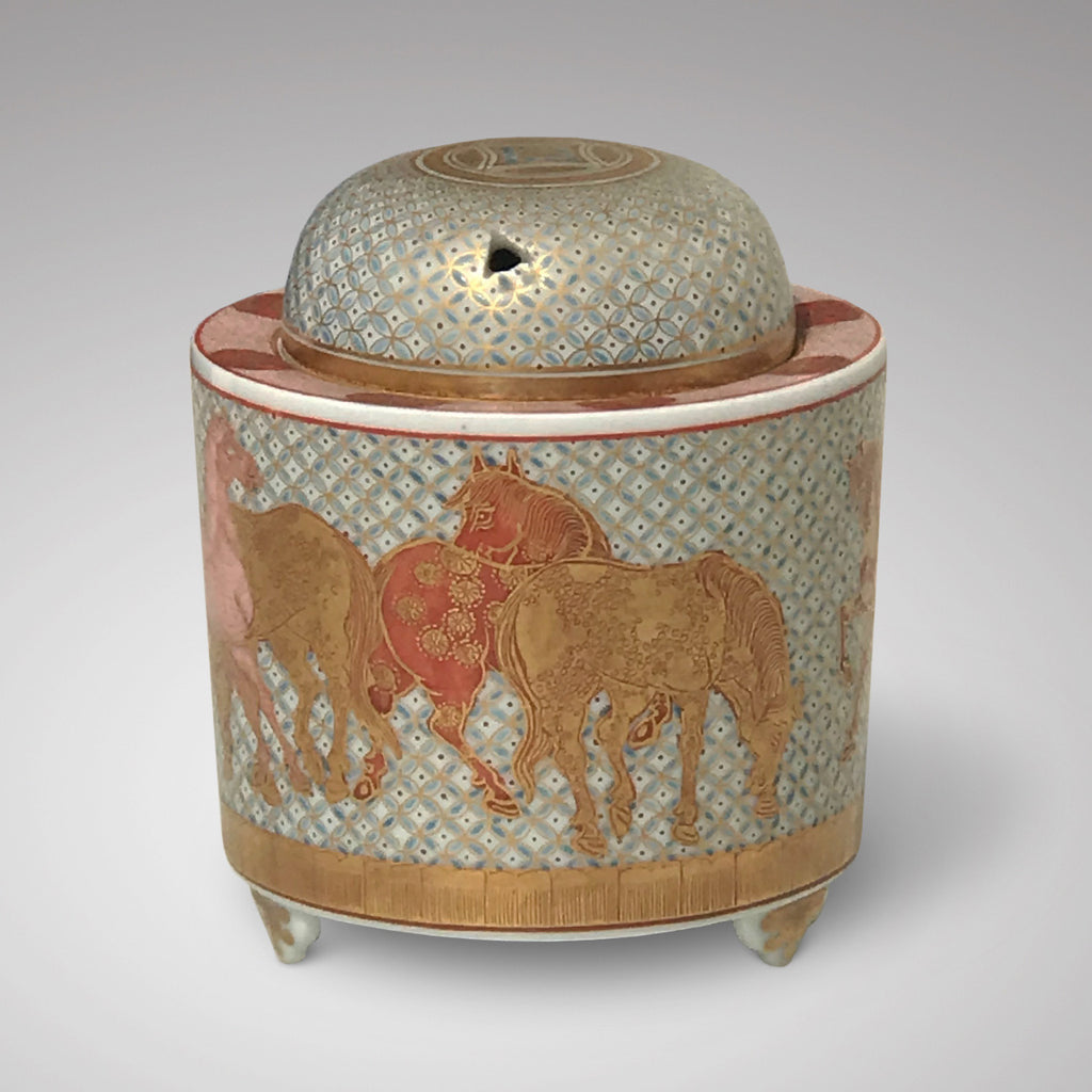 Late 19th Century Japanese Porcelain Censor - Main View - 2