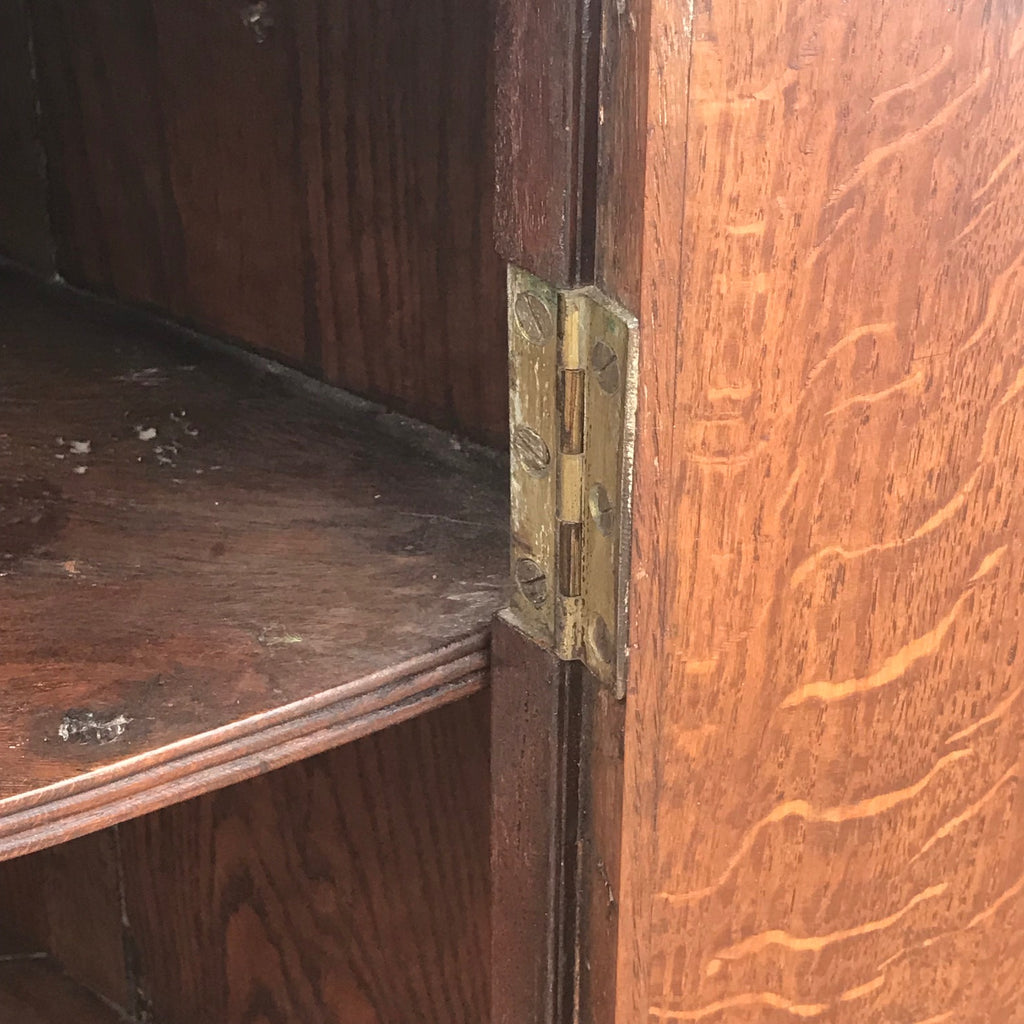 George III Bow Fronted Oak Corner Cupboard - Detail View - 5
