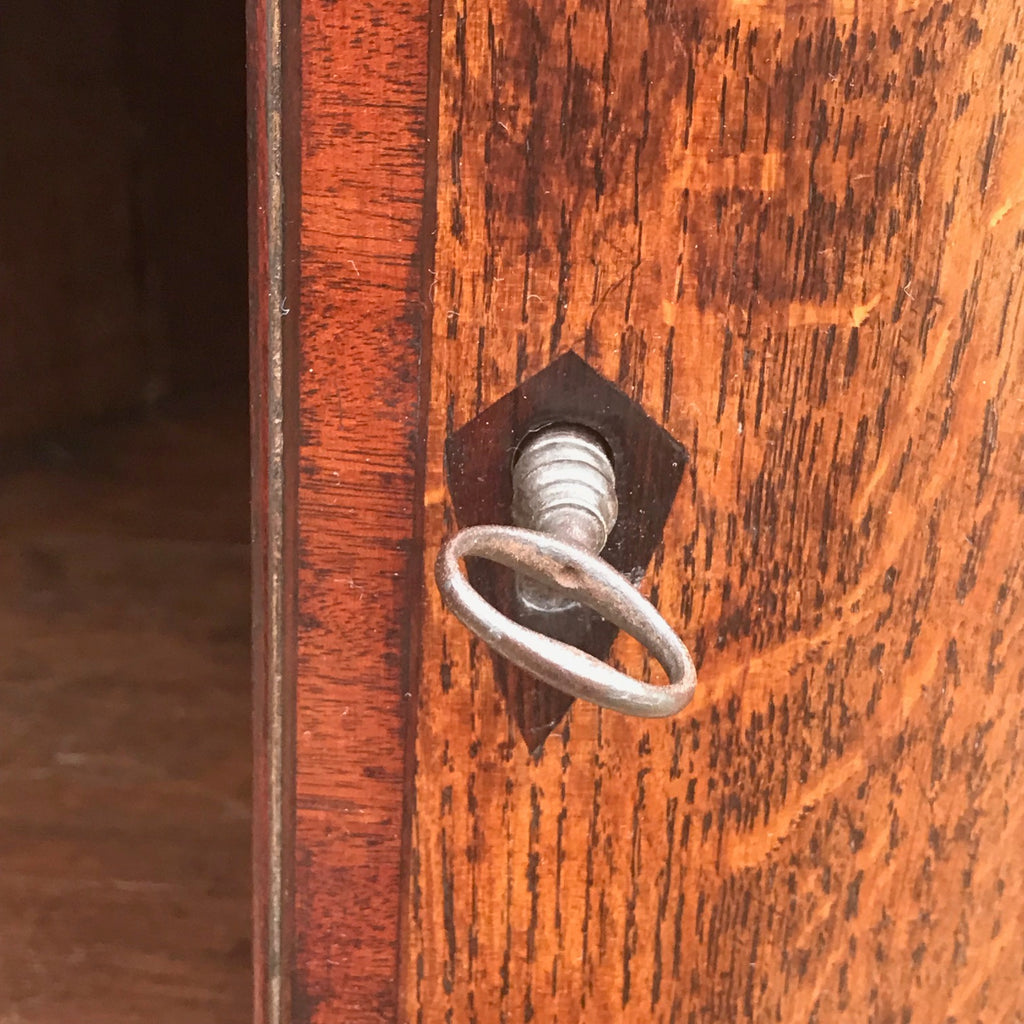 George III Bow Fronted Oak Corner Cupboard - Detail View - 4