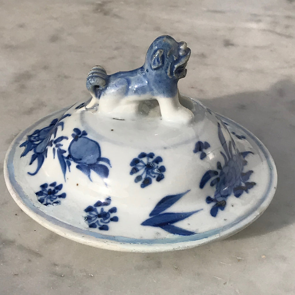 19th Century Chinese Blue & White Baluster Vase & Cover - Lid View - 4