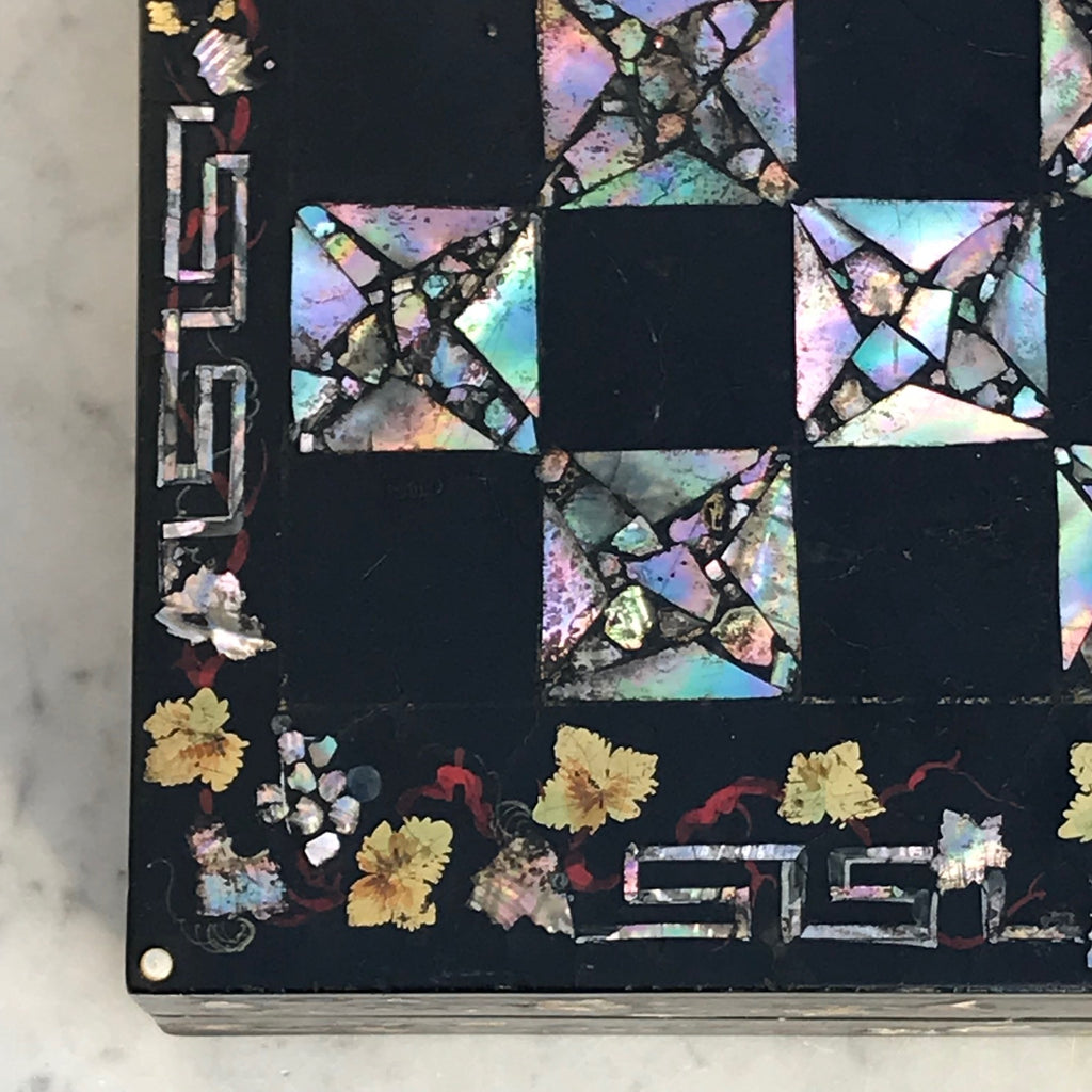 19th Century Mother of Pearl Chessboard with Backgammon Interior - Detail View - 7