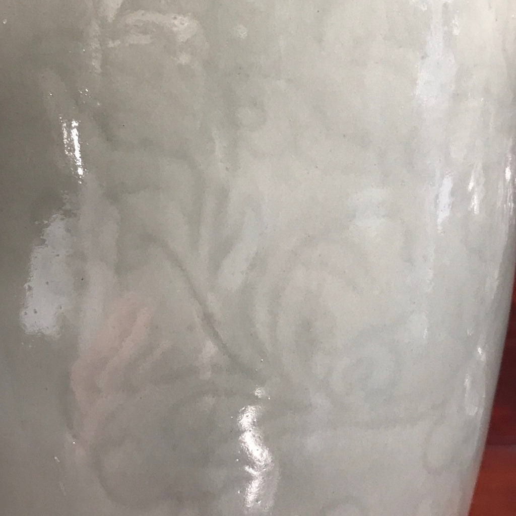 19th Century Chinese Celadon Table Lamp - Detail View of Decoration - 3