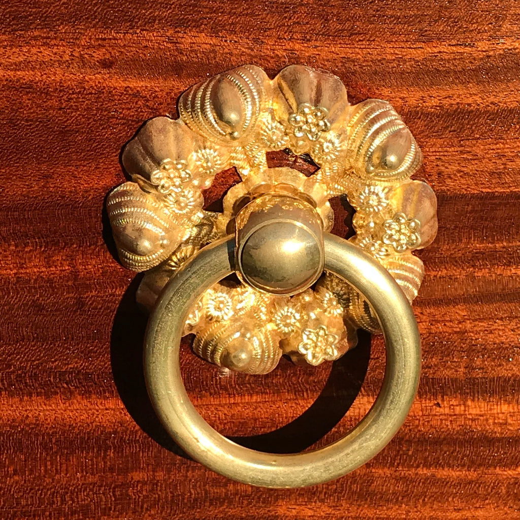 William IV Bow Front Mahogany & Burr Oak Chest of Drawers - Handle Detail - 2