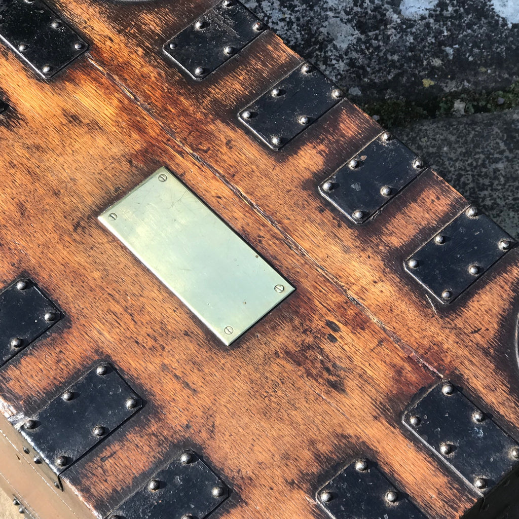 Two 19th Century Oak Silver Chests by Elkington & Co - Top View - 7