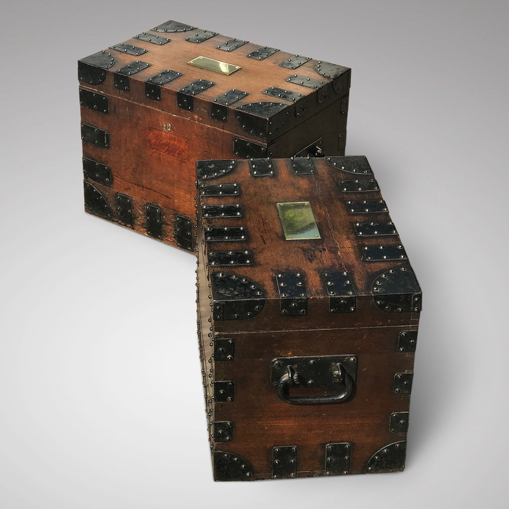 Two 19th Century Oak Silver Chests by Elkington & Co - Main View - 4