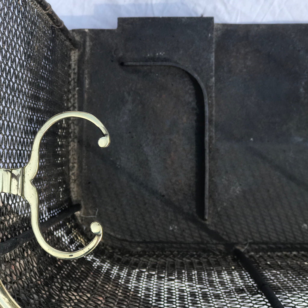 19th Century Nursery Fire Guard with Brass Rails - Detail View - 4