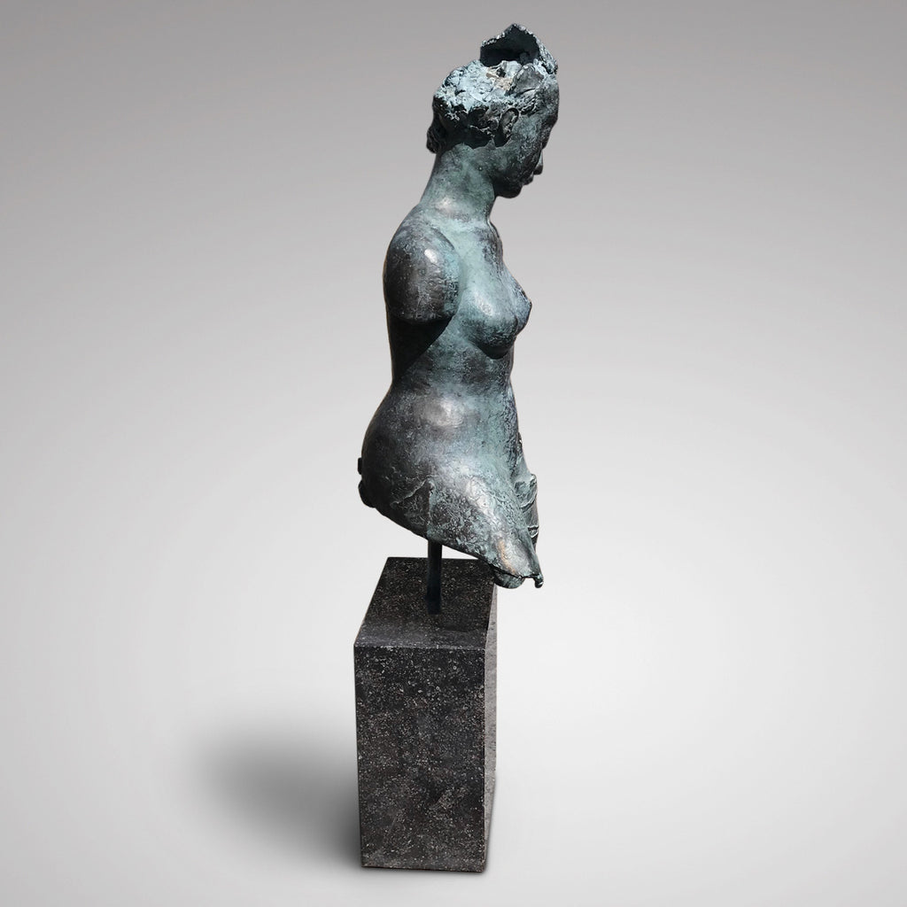 20th Century Bronze Sculpture of Amazone - Side View - 3