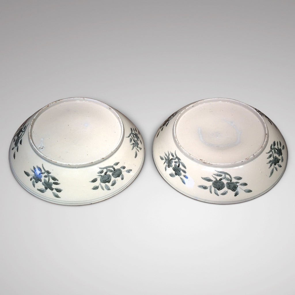 Pair of 18th Century Chinese Swatow Dishes - Back View-6