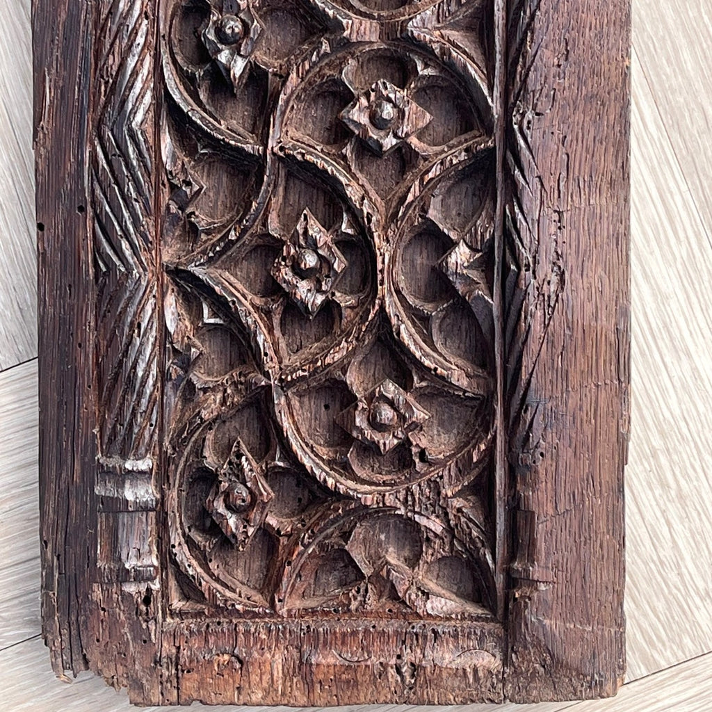 16th Century Carved Oak Panel - Detail View - 2