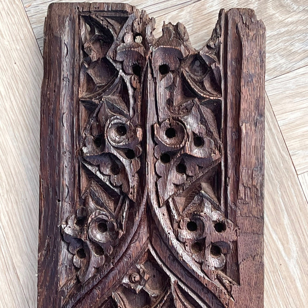 16th Century Carved Oak Panel - Detail View - 4