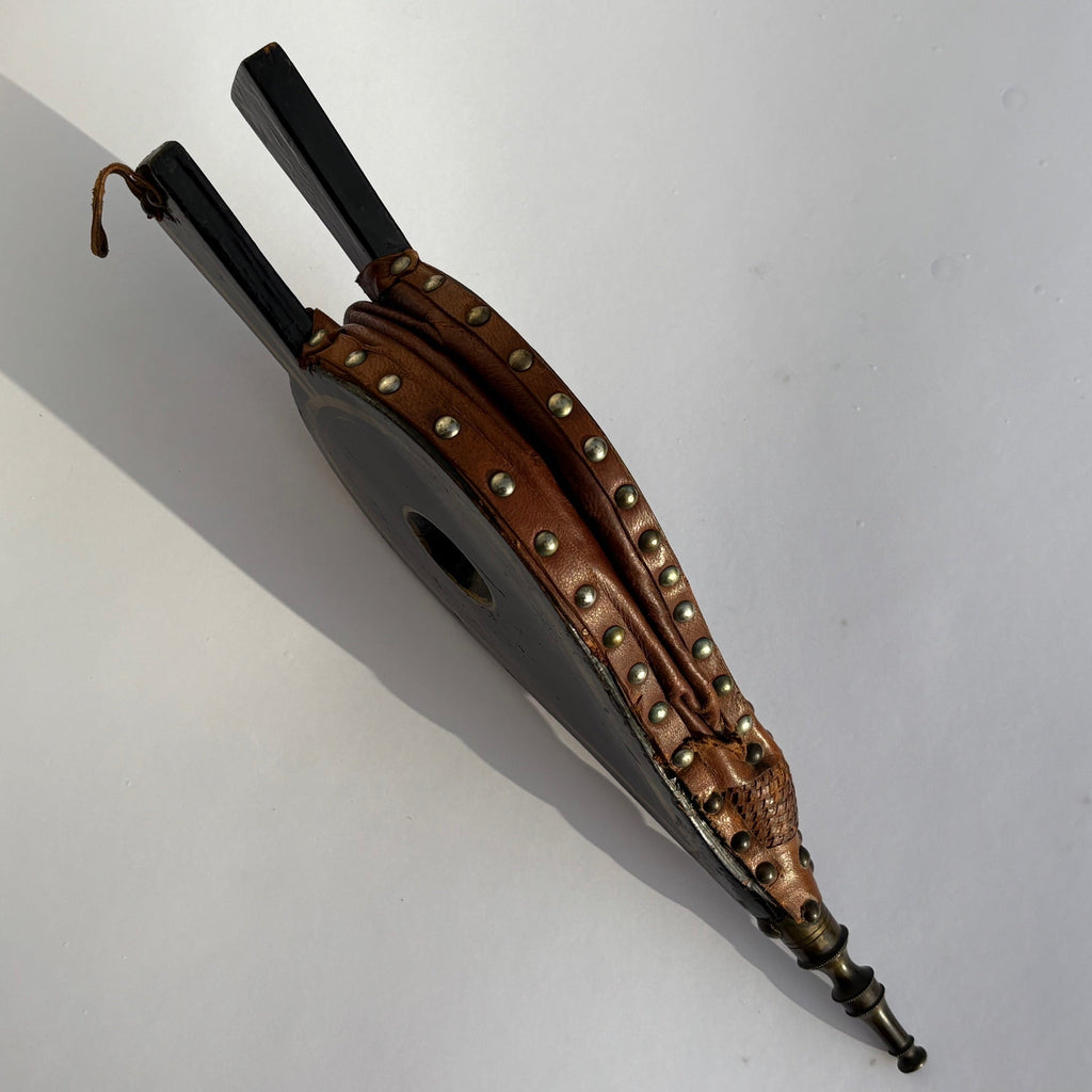 Pair of French Bellows with Chinoiserie Decoration - Side View - 4