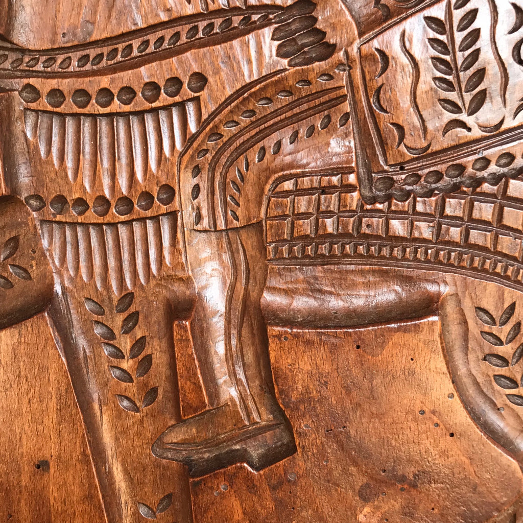 Enormous 19th Century Elm Gingerbread Mold - Detail View - 3