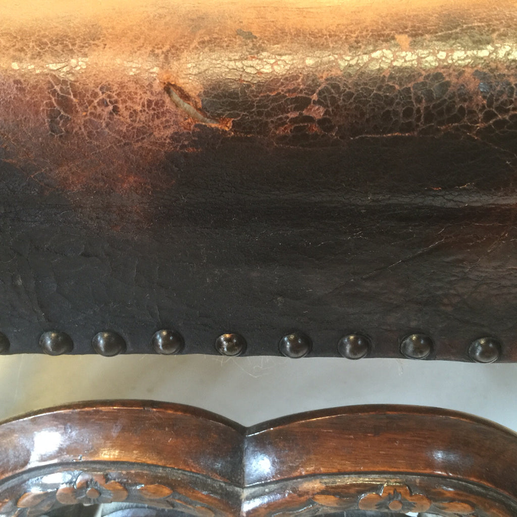Early 20th Century Leather Armchair - Front close up view