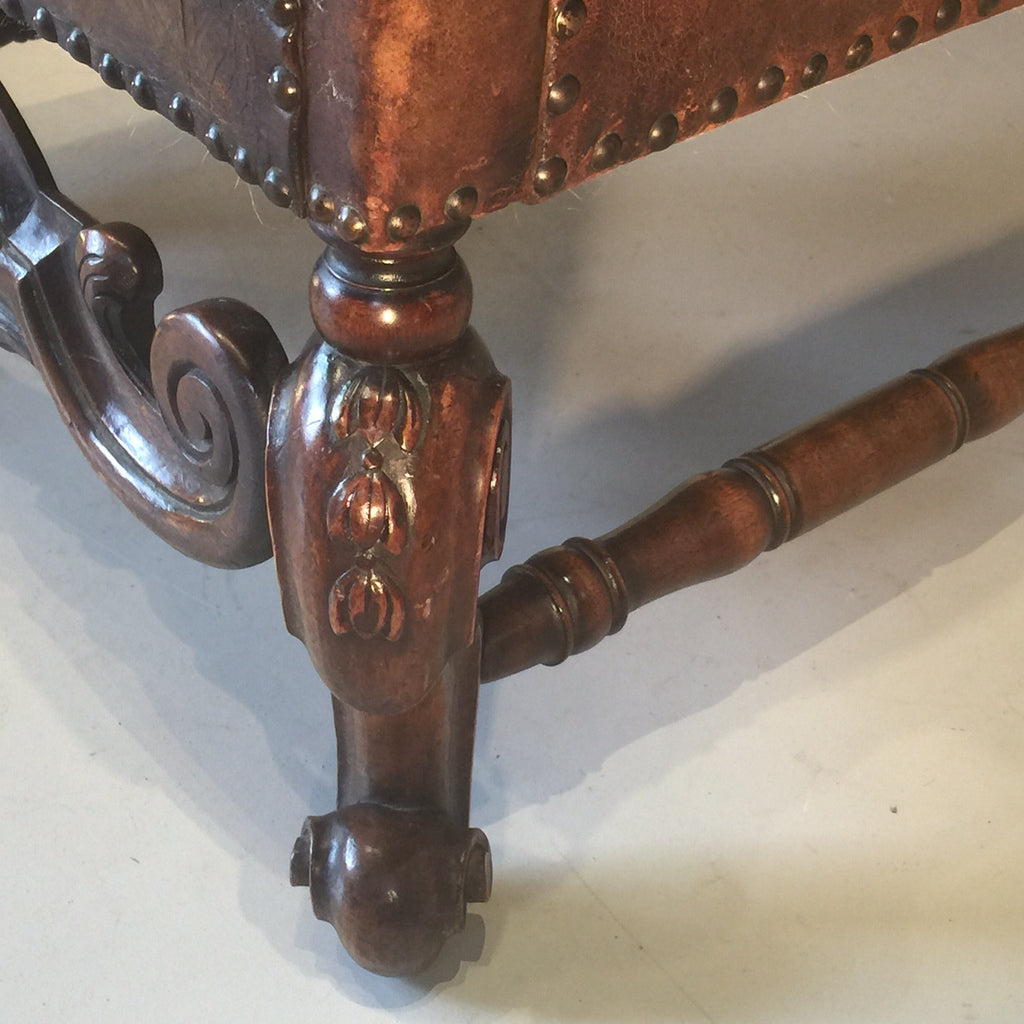 Early 20th Century Leather Armchair - Leg detail view 2