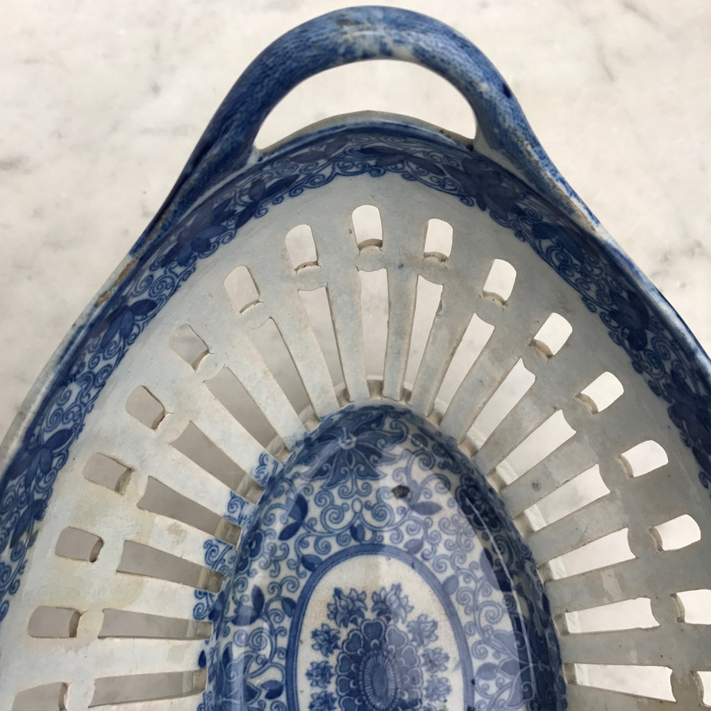 Georgian Blue & White Chestnut Basket- Handle detail-9