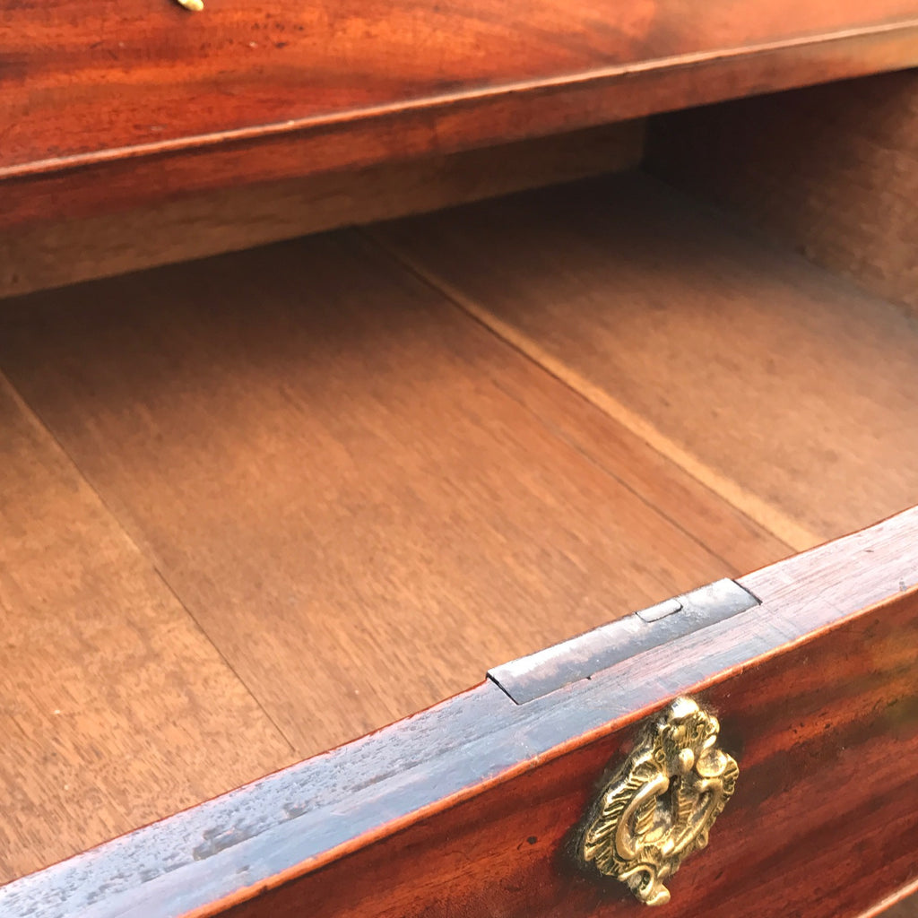George III Mahogany Chest of Drawers - Detail of Drawer Lining - 5