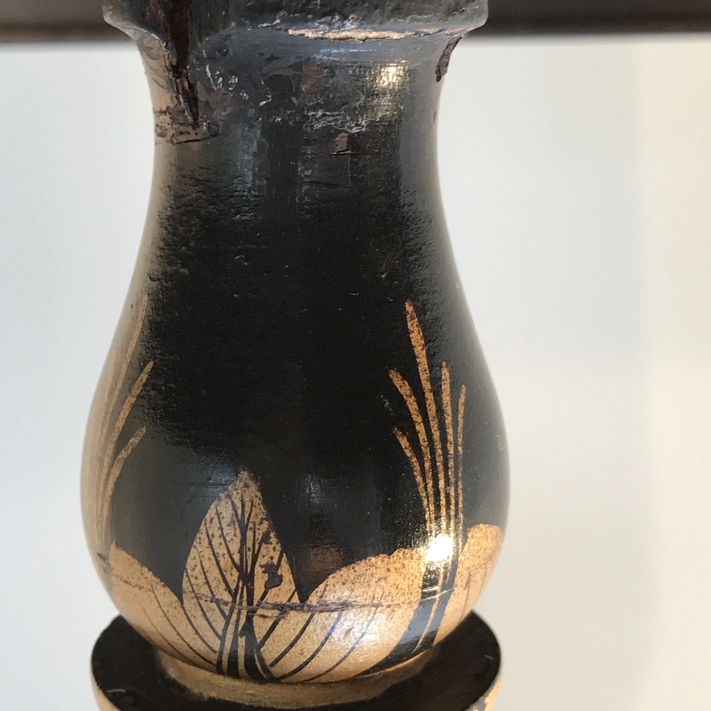 1930's Lacquered Table Lamp - Detail of Top of Column -9