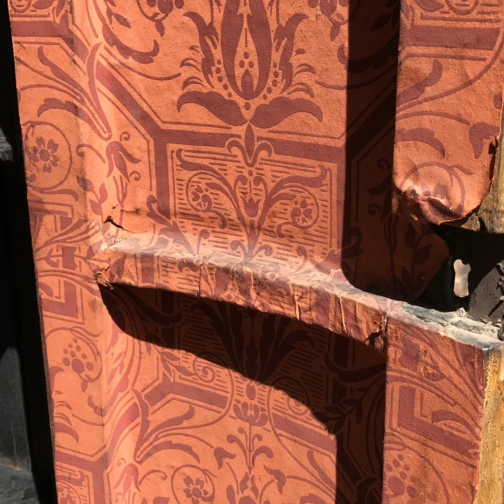 18th Century Chinoiserie Japanned Corner Cupboard - Door Detail - 13
