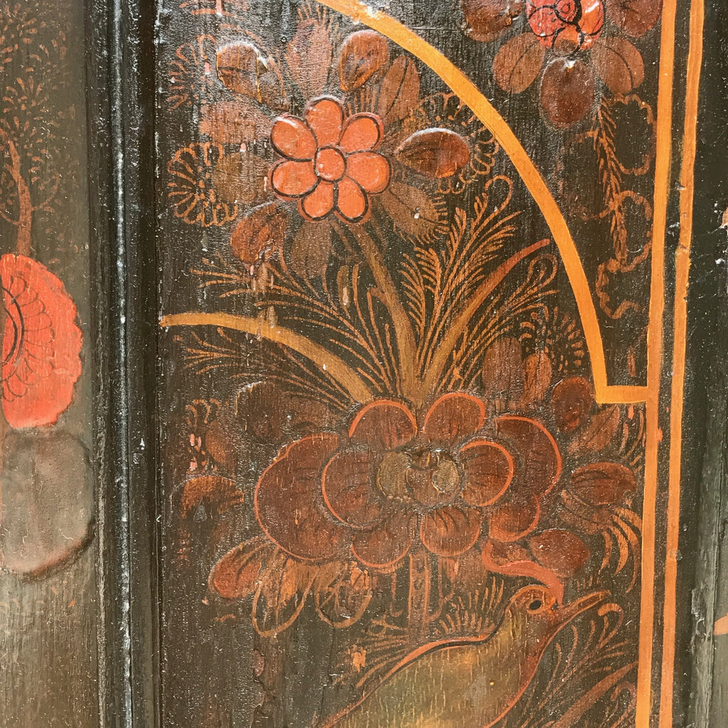 18th Century Chinoiserie Japanned Corner Cupboard - Decoration Detail - 2