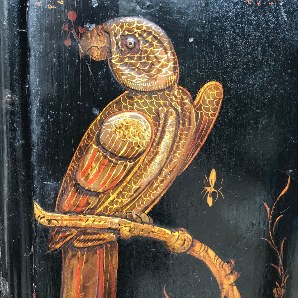 Early 18th Century Chinoiserie Corner Cupboard - Parrot Decoration Detail - 3