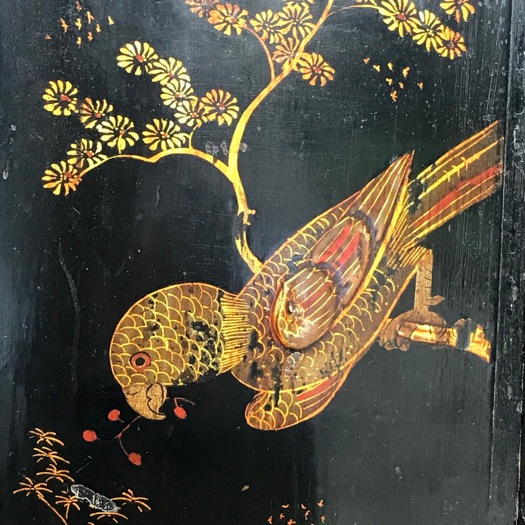 Early 18th Century Chinoiserie Corner Cupboard - Parrot Decoration Detail - 2