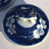 Pair of 19th Century Blue & White Chinese Vases with Covers - Detail View - 10