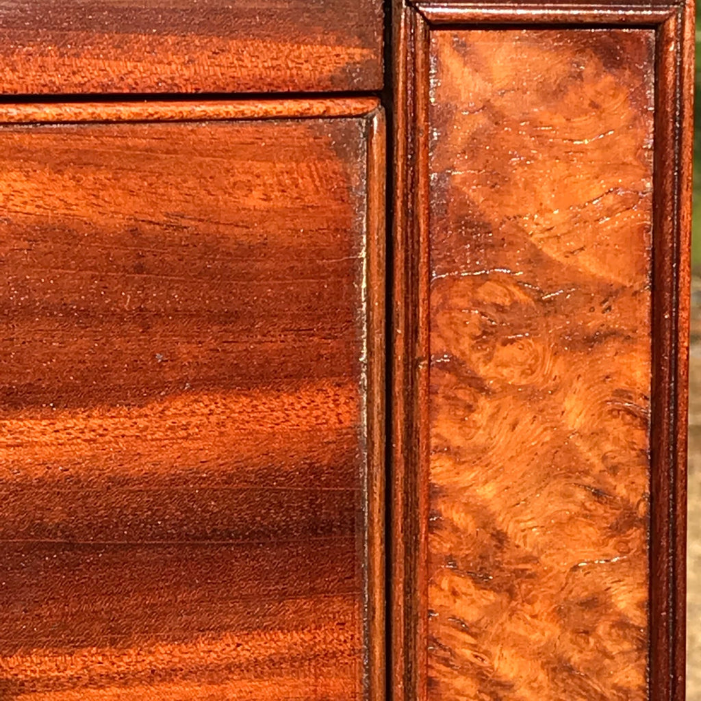 William IV Bow Front Mahogany & Burr Oak Chest of Drawers - Burr Detail - 4