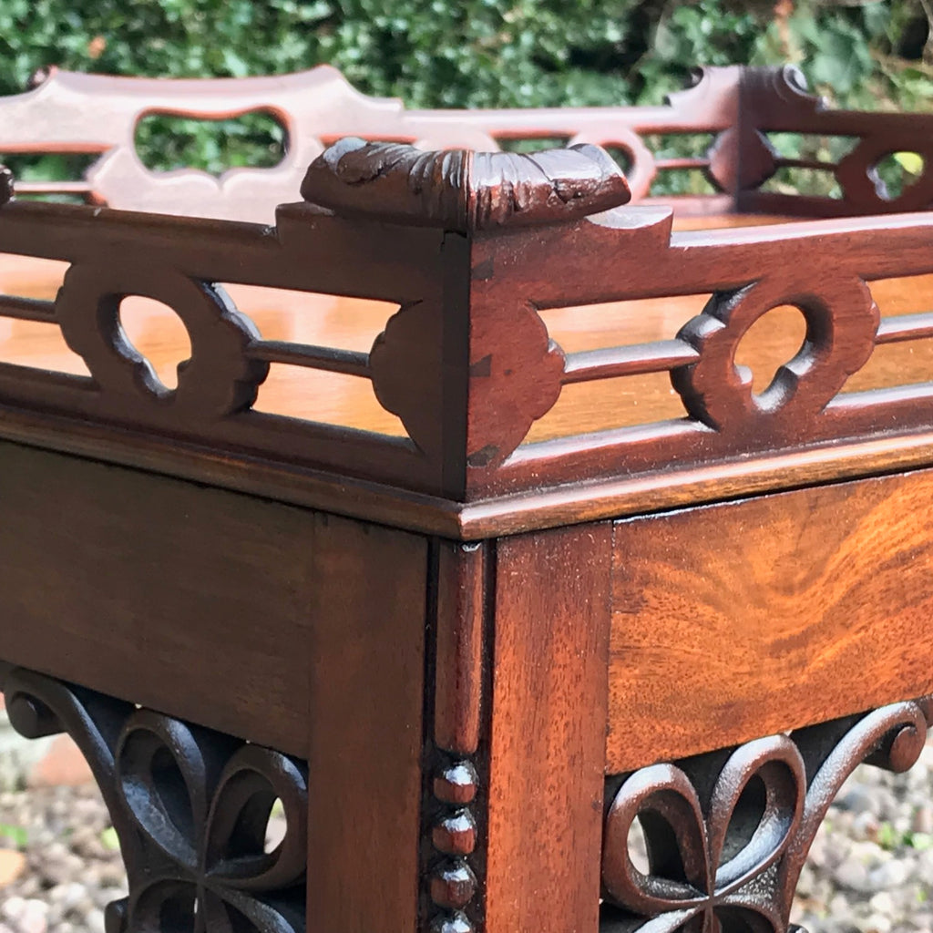 A Pair of Early 20th Century Mahogany Side Tables - Detail View - 4