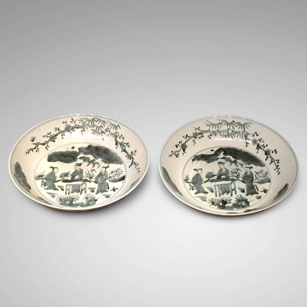 Pair of 18th Century Chinese Swatow Dishes - Front View -3